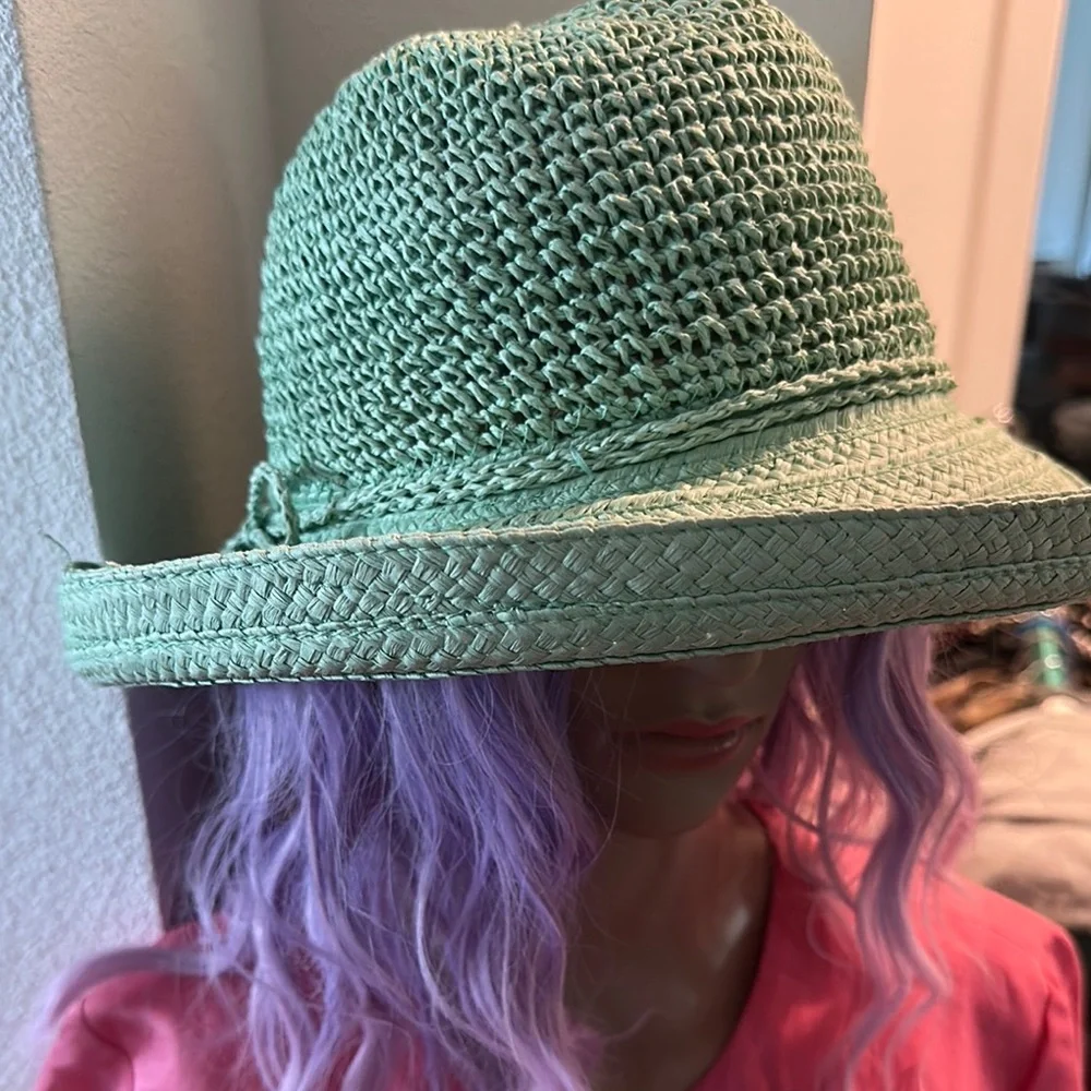 Liz Claiborne Green Woven Sun Hat with Textured Design